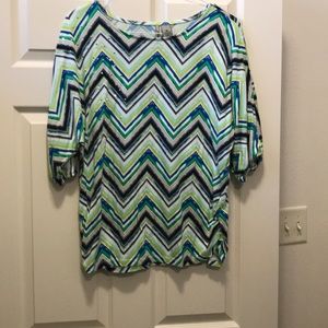 Zigzag stripes with gathers on the sides